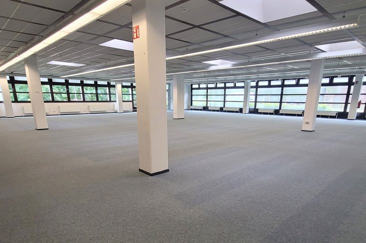 Ausgeräumte Bibliothek am Campus Wilhelmshaven vor dem Umbau (Foto: Jade HS)