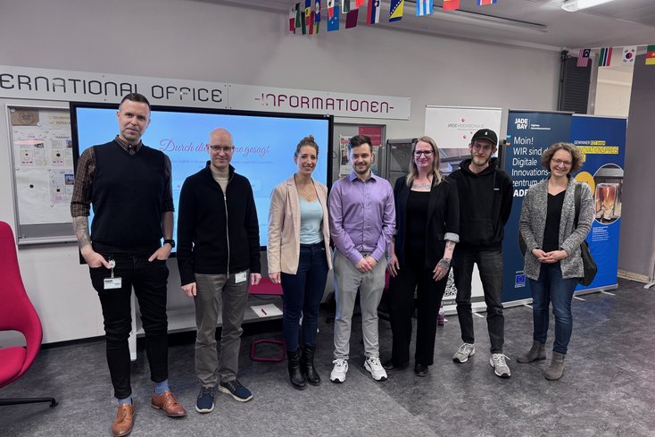 v.l.n.r.: Timo Schliep, Christian Hinrichs, Annika Schöbel, Daniel Reichherzer, Christine Janz, Tammo Oehl, Katrin Keller (Bild: Jade HS)