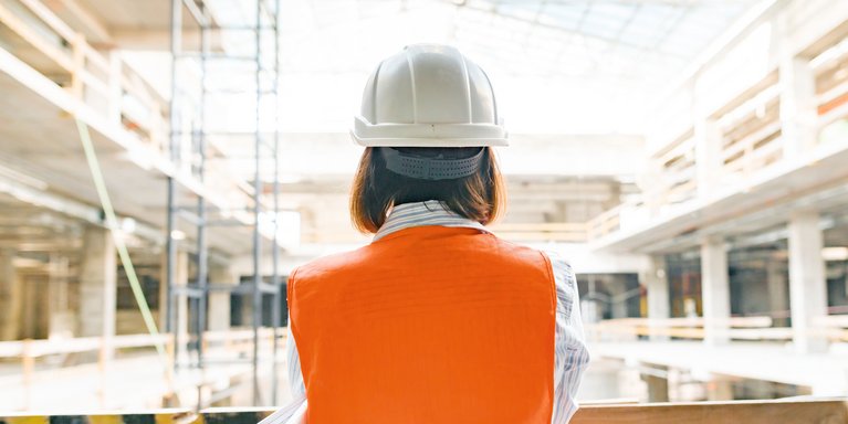 Im Bauwesen fehlt es an weiblichen Vorbildern - in der Praxis wie auch in der Lehre. (Foto: Adobe Stock)