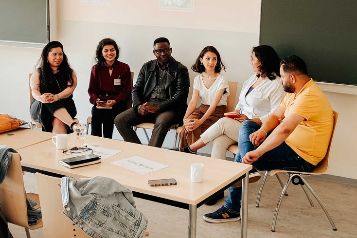 Im Exil lebende Journalist_innen berichten von ihren Herausforderungen und Erfahrungen (Foto: Jade HS)