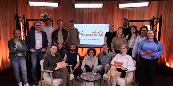 Teilnehmende und Gäste der Talksendung Haventalk mit Gästen aus Lokaljournalismus
