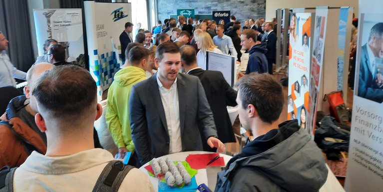 Kontaktmesse am Campus Elsfleth (Foto: Thorsten Löffler/Jade HS)