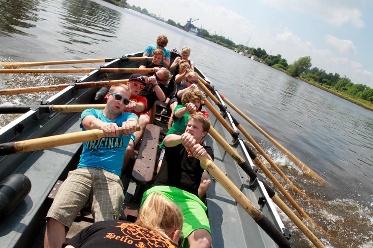 Wie beim Kutterpullen am Studienort Elsfleth: Alle müssen mitrudern, sonst kommt man nicht ans Ziel. Foto: Piet Meyer/Jade HS