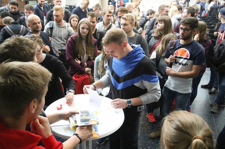 Der Lichthof am Oldenburger Campus war gut besucht. (Foto: Piet Meyer)