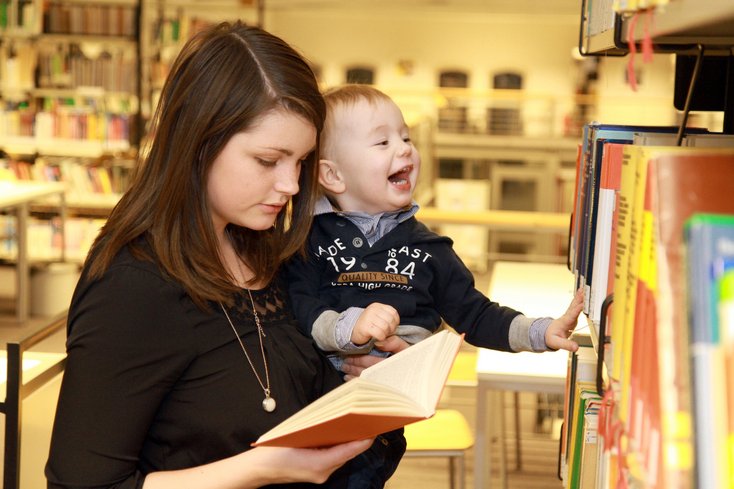 Studierende und Mitarbeiter_innen mit Familienaufgaben erfahren an der Jade Hochschule zahlreiche Unterstützungs- und Beratungsangebote. Foto: Piet Meyer/Jade HS