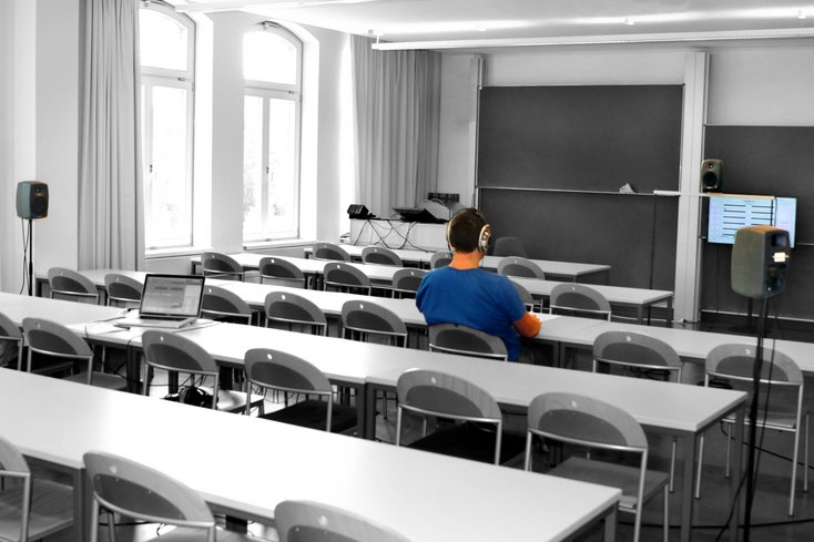 Im Forschungsfeld Gesundheit untersuchen die Wissenschaftler_innen der Jade HS beispielsweise den Einfluss der Audio-Wiedergabe bei Probandenuntersuchungen. (Foto: Matthias Blau/Jade HS)