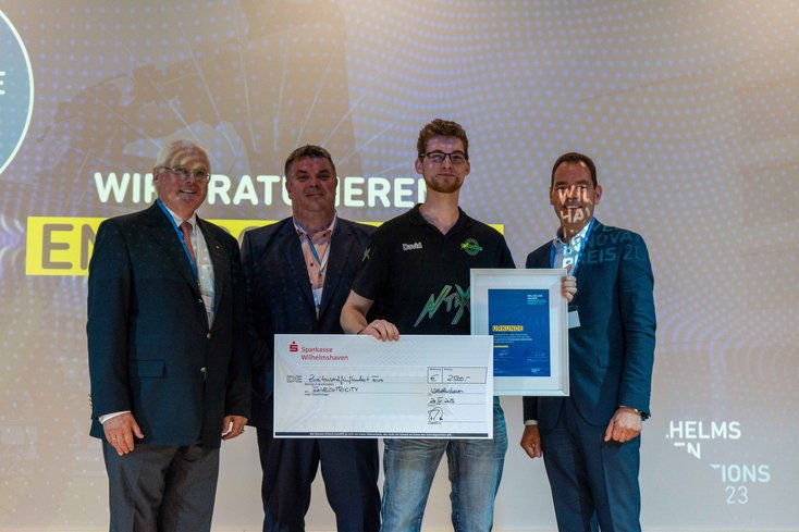 David Schoone ist der Gewinner des Sonderpreises "Technische Innovation" (Foto: Lukas Klöber für Wirtschaftsförderung Wilhelmshaven)