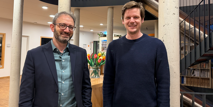 Prof. Dr. Ammar Memari, der Projektleiter Jade Hochschule und Jan Rosenkranz, der Geschäftsführer emsys grid services GmbH sind zusammen abgebildet.