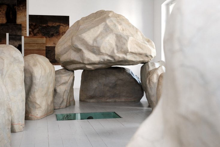 Die Rekonstruktion einer Grabkammer von Kleinenkneten II wurde von Rainer und Tobias Wittenborn und Michael Lucas gestaltet. Sie ist im Landesmuseum Natur und Mensch Oldenburg ausgestellt. 