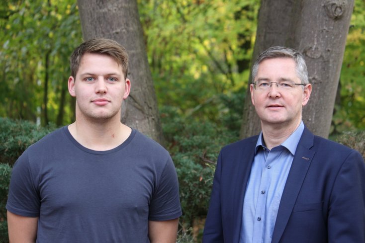 Fan12-Mitbegründer Bjarne Wiesehan und sein Mentor Prof. Dr. Michael Szeliga von der Jade Hochschule (Foto: Jade Hochschule)