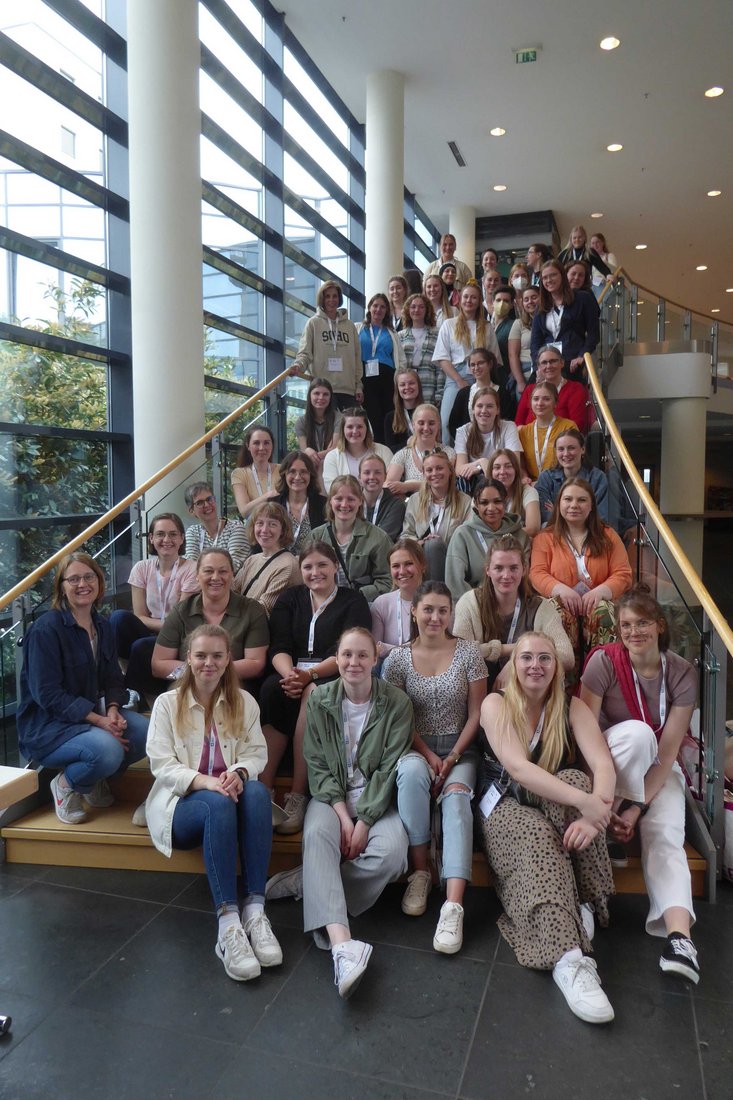Die Studentinnen des Studiengangs Hebammenwissenschaft nahmen an dem Kongress teil (Foto: Jade HS)