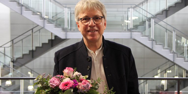 Prof. Dr. Elmar Schreiber war von 2009 bis 2015 Gründungspräsident der Jade Hochschule und verabschiedet sich nun in den Ruhestand: (Foto: Jade HS/Daniela Wrage)