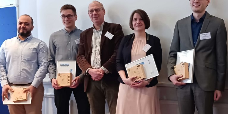Prof. Dr. Wilhelm van Driel (3.v.l.) von der Delft University of Technology mit allen Preisträgern