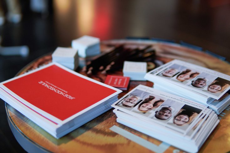 Informationsmaterial für interessierte Schüler_innen auf den Jugendfilmtagen. (Foto: Luca Heeren)