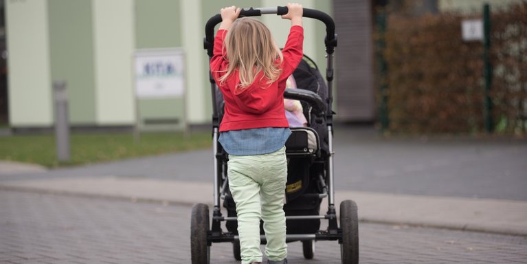 Kinder vor der Kita Jade-Campus am Studienort Wilhelmshaven (Foto: Jade HS)
