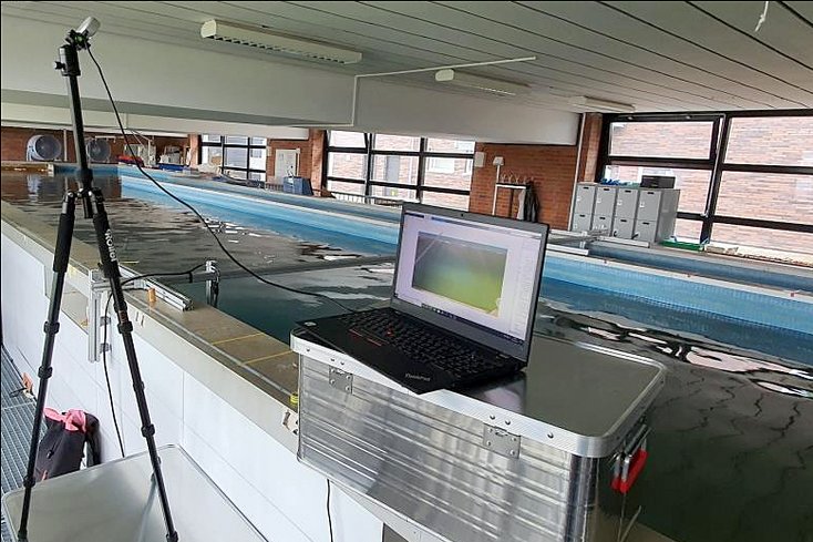 Testaufbau des Sensorsystems im Manöverbecken der Jade Hochschule in Elsfleth (Foto: Denis Kytschakov)