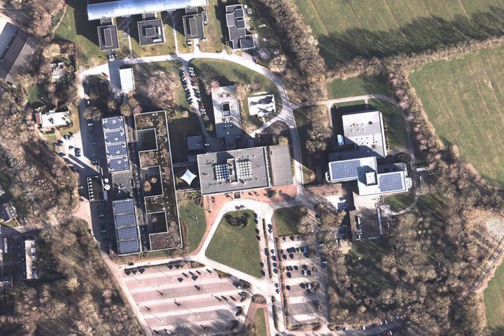 Dieses Orthofoto wurde mit Aufnahmen aus dem neuen Forschungsflugzeug erstellt. Es zeigt die Jade Hochschule am Studienort Wilhelmshaven. Foto: Jade Hochschule