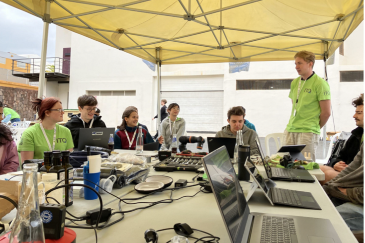 Simon Schooß (re.) in der Projektleiterrolle. (Foto: ITQ)