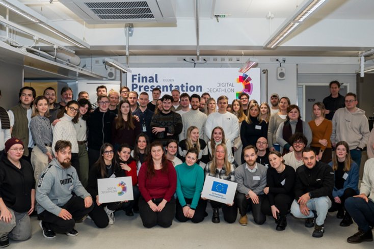 Teilnehmende und Lehrenden des Digital Decathlon (Foto: Ireneusz Czmoch / Politechnika Warszawska)