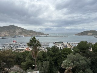 Hafen in Cartagena; Blick von der Burg La Concepción (Bild: Jade HS/Justine Schüler)