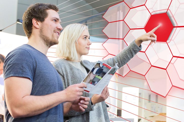 Der Jade Karrieretag mit mehr als 1.000 Besucher_innen und einer großen Firmenausstellung wird am 18. November in diesem Jahr virtuell stattfinden. 