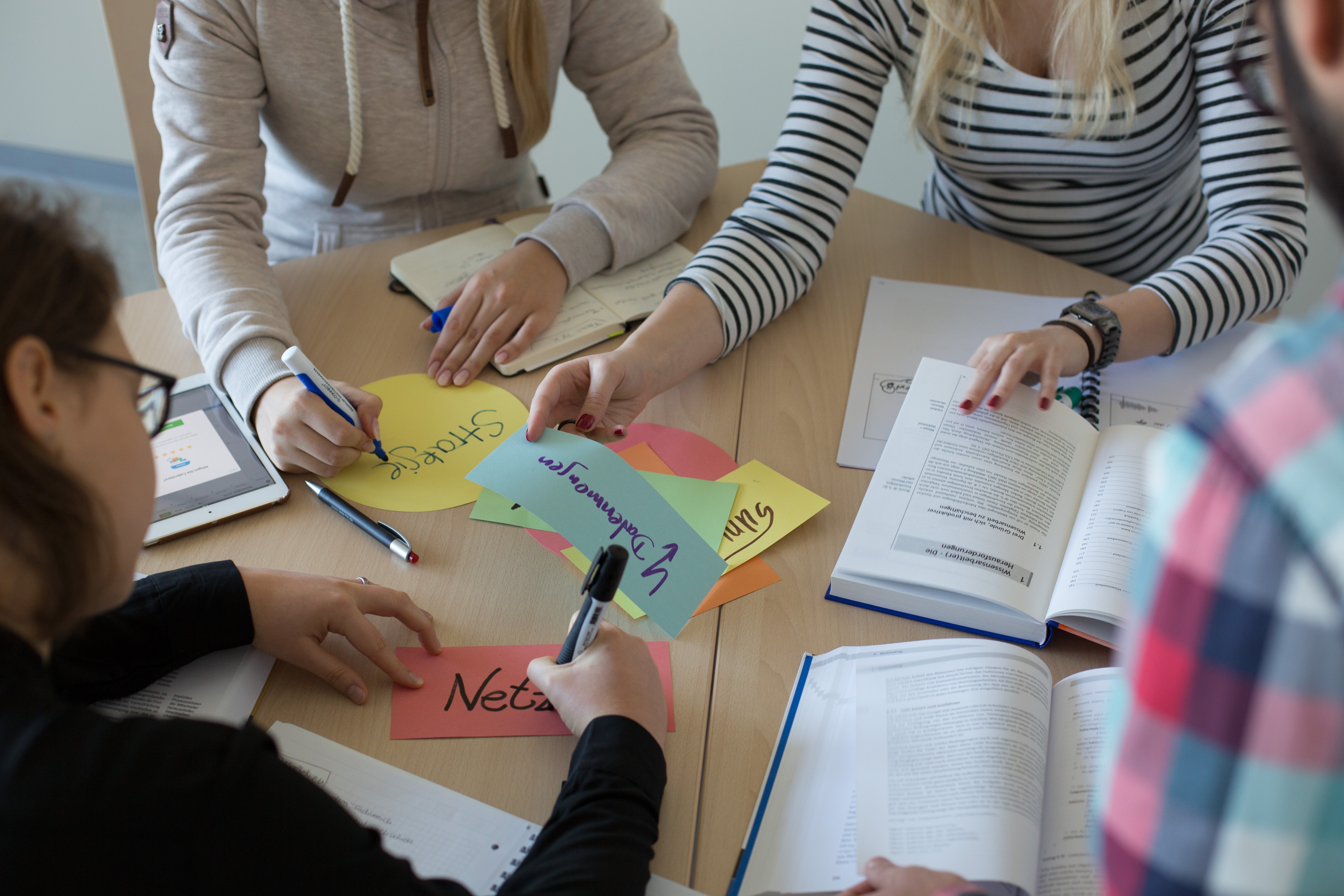 Gruppenarbeit im Studium Wirtschaftsinformatik