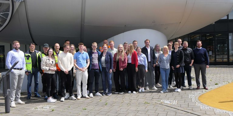 Die Studierenden des Masterstudiengangs Wirtschaftsingenieurwesen stellten im Praxisprojekt mit Enercon ihre optimierten Geschäftsprozesse vor. (Foto: Anika Holzwarth/Jade HS)