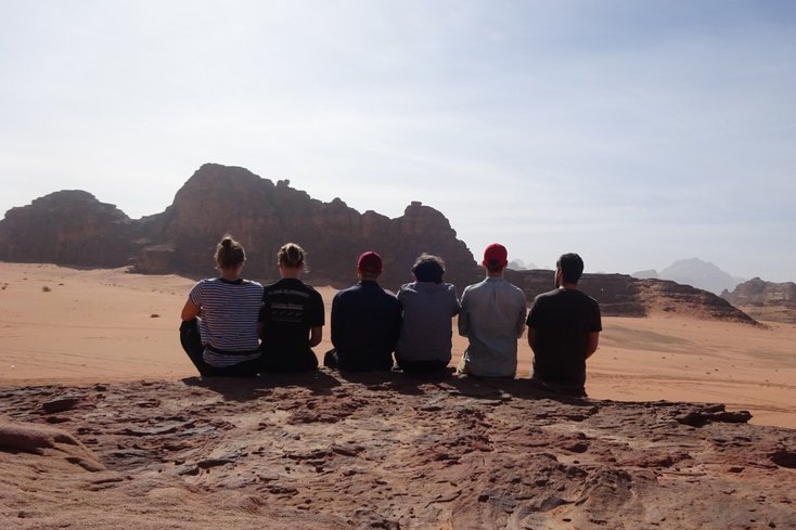 Tolle Reisemöglichkeiten neben dem Studium: Melanie und Hanna genießen ihr Auslandssemester in Jordanien. Foto: Jade HS