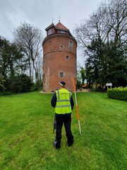 Vermessung des Geländes der Burg Stickhausen