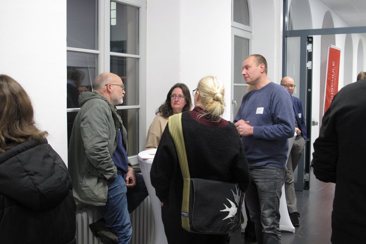 Austausch nach den Vorträgen (Foto: Jade HS/Katrin Keller)