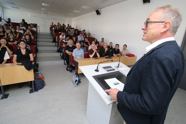 Präsident Prof. Dr. Manfred Weisensee heißt die Gäste an der Jade Hochschule herzlich willkommen. (Foto: Piet Meyer/Jade HS)