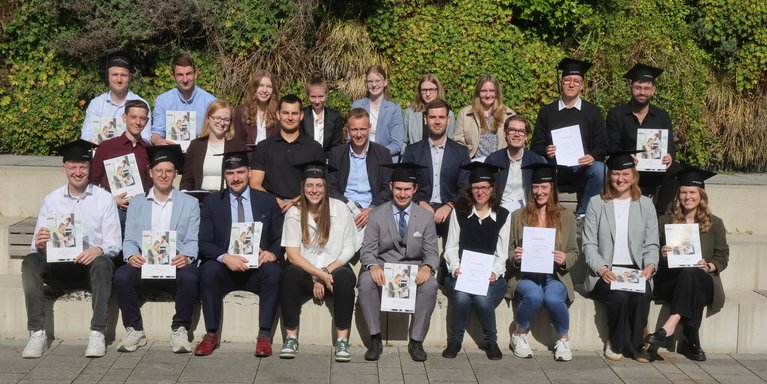 Absovent_innen des Fachbereichs Bauwesen Geoinformation Gesundheitstechnologie aus dem Sommersemester 2026