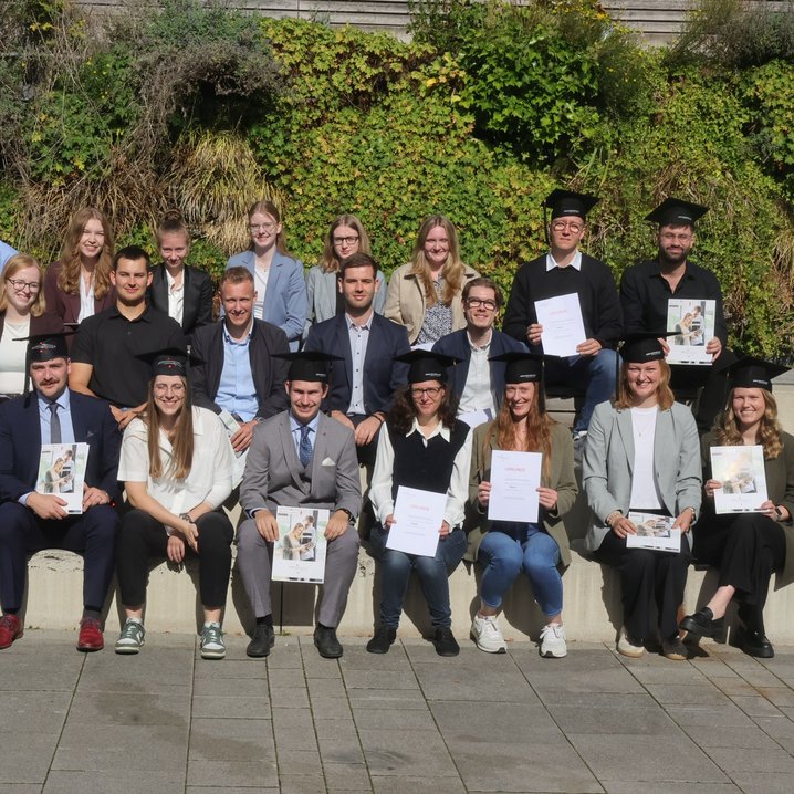 Absovent_innen des Fachbereichs Bauwesen Geoinformation Gesundheitstechnologie aus dem Sommersemester 2026