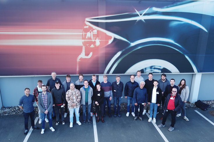 Studierende des Fachbereichs Ingenieurwissenschaften zu Gast beim Automobilzulieferer Forvia Hella in Lippstadt (Foto: Rolf Herrmann)