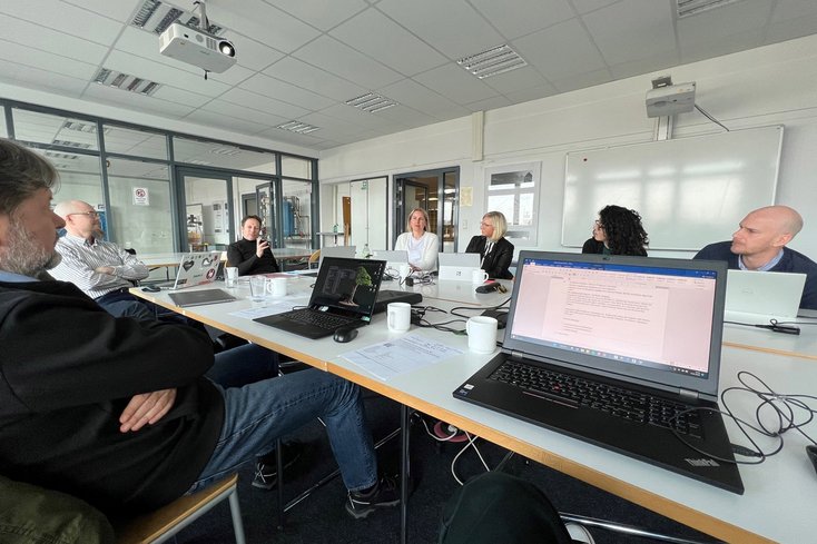 Besprechung der Teilnehmer_innen (Foto: Andreas Rothaus/Jade HS)