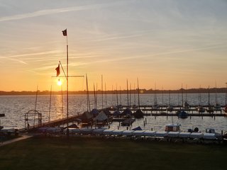 Hafen Zwischenahner Segelklub bei Sonnenuntergang