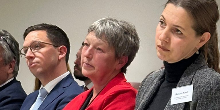 v.l. Niedersächsischer Minister für Wissenschaft und Kultur Falko Mohrs, Landtagspräsidentin Hanna Naber und LHK-Vorsitzende Prof. Dr. Susanne Menzel-Riedl