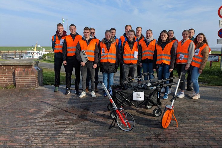 Studierende bei der Verkehrserhebung in Dangast (Foto: Jade HS)
