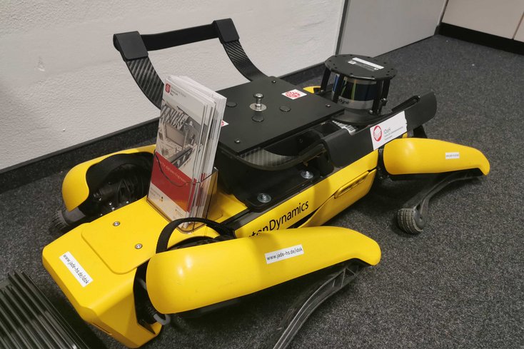Der neue autonomer Laufroboter im Institut für Datenbankorientiertes Konstruieren (Foto: Jade HS)