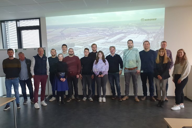Die Studierenden des Masterstudiengangs Wirtschaftsingenieurwesen auf Exkursion bei der Unternehmensgruppe KRONE. (Foto: privat)