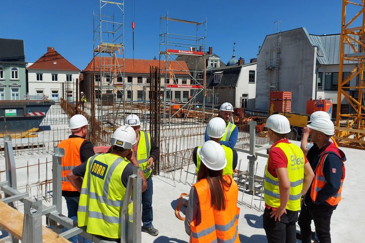 Impressionen von der Exkursion in das neue Abraham Quartier in der Haarenstraße (Fotos: Christian Kreyenschmidt)