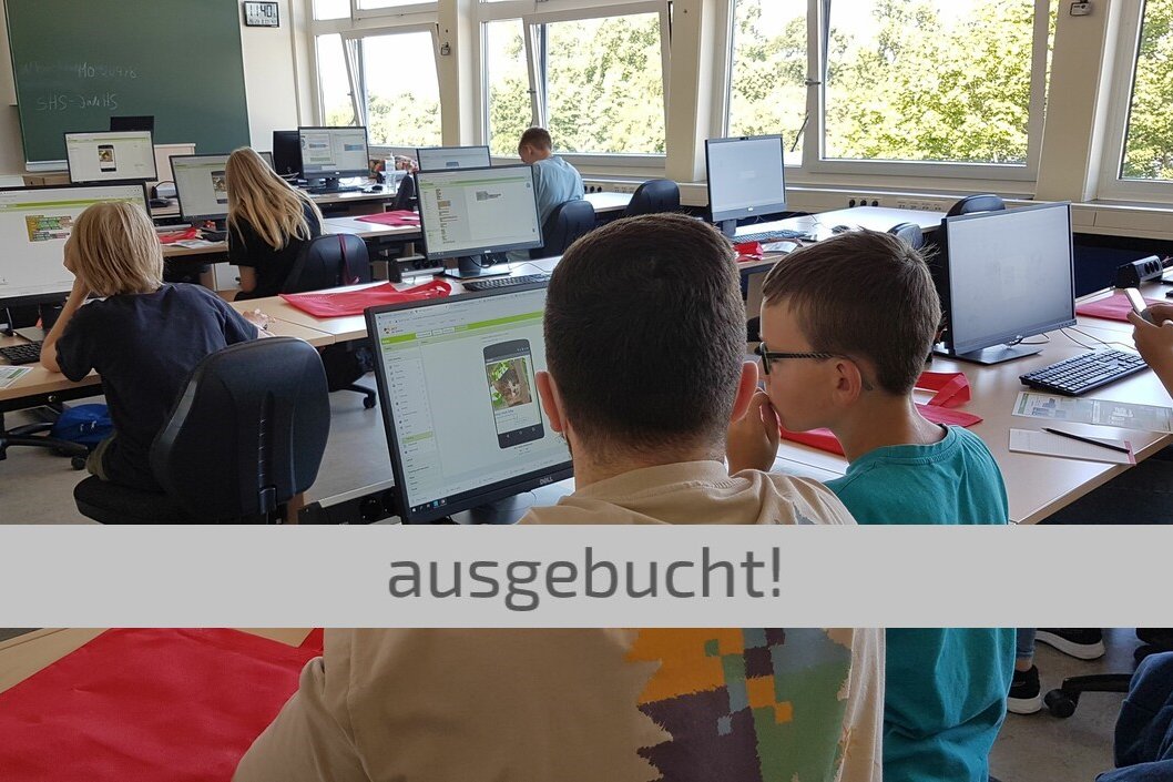 Foto: Schüler im Programmieren-Workshop