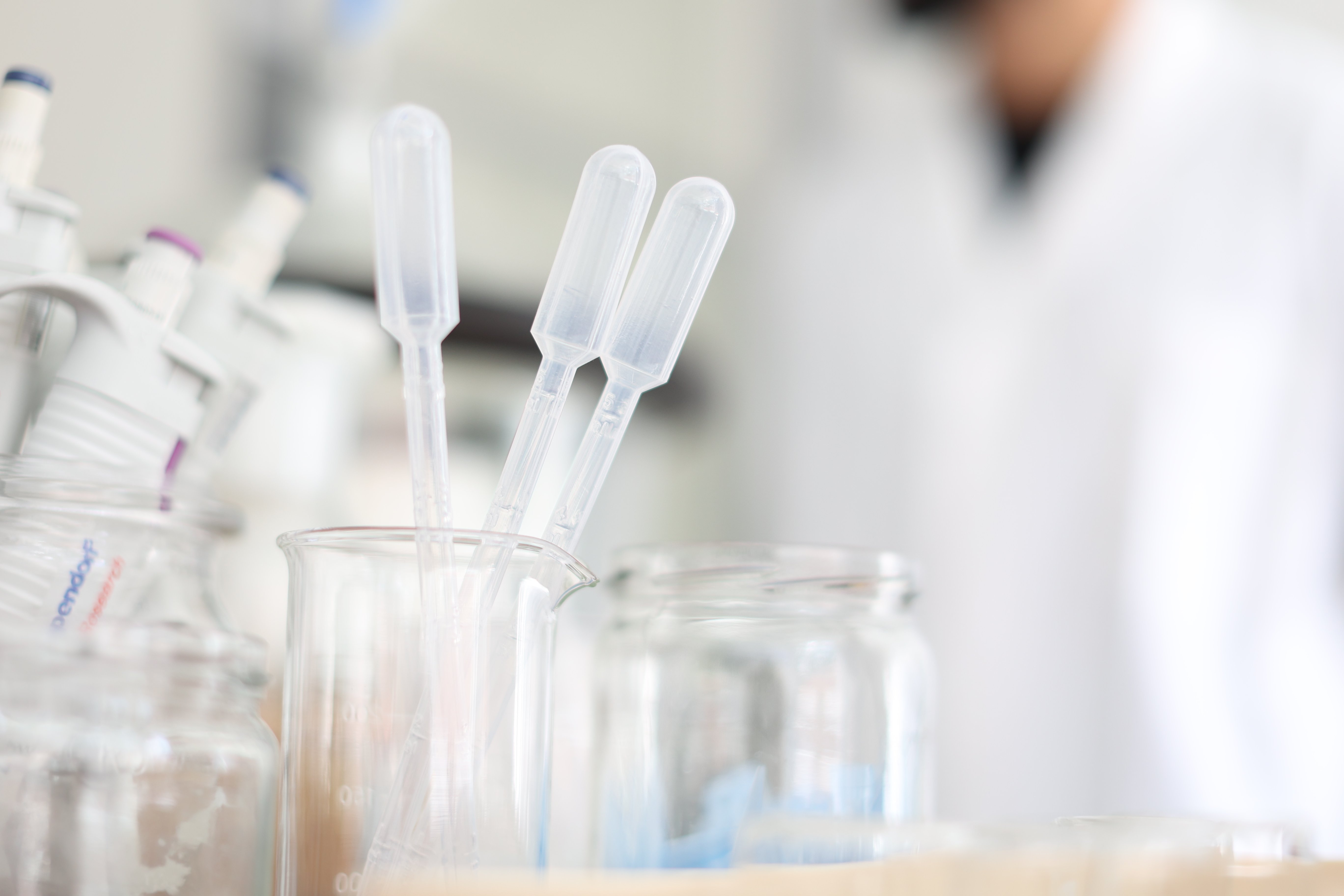 Nahaufnahme von Chemieutensilien