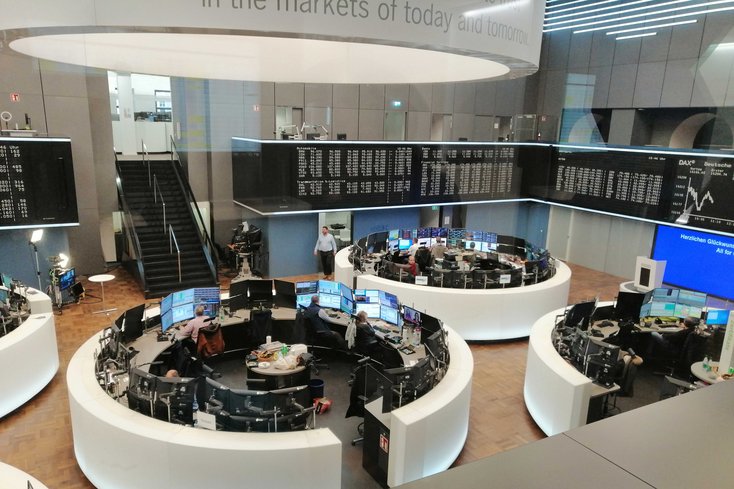 Die Studierenden besuchten die Deutsche Börse in Frankfurt am Main (Foto: Bernhard Köster/JadeHS)