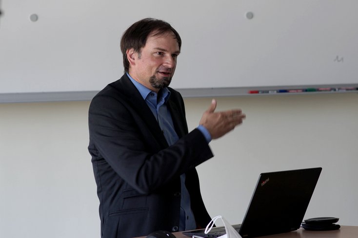 Prof. Dr. Kai Mecke eröffnete das Labor (Foto: Lennart Willms/Jade HS)