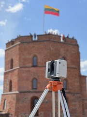 Laserscanner vor dem Gediminas -Turm (Foto: privat)