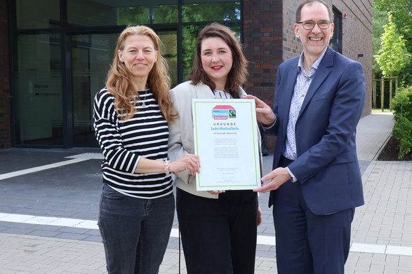 (v. li.) Brit Müller, Isabel Schröder und Holger Saß (Foto: Jade HS/Mara Ackermann) 