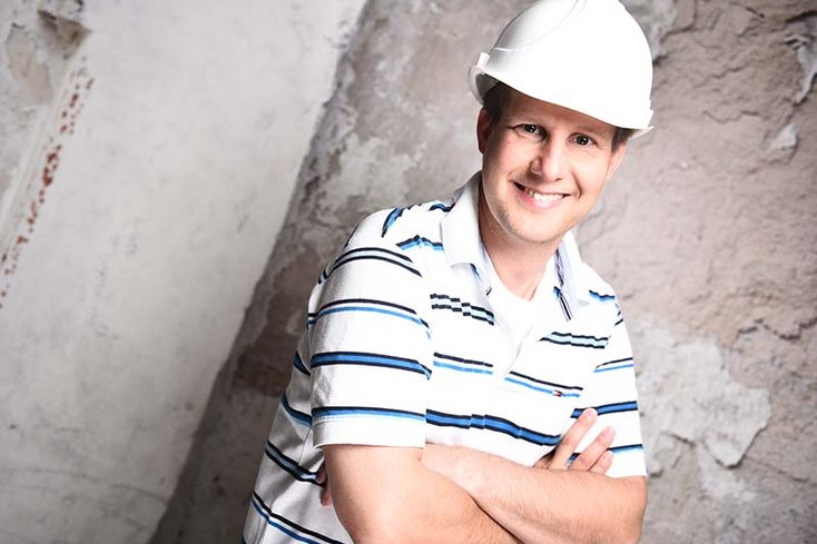 Im Frühjahr 2021 eröffnet das neue Digital Engineering Lab der Jade Hochschule. Die Einrichtung der Technologien läuft auf Hochtouren. Welche Forschungs- und Lehrprojekte das Labor ermöglichen wird und welche Nutzungsszenarien er sich für Unternehmen und Kommunen vorstellt, darüber spricht Professor Dr. Sebastian Hollermann im Interview.
