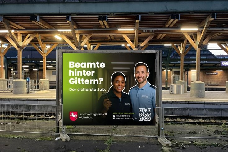 KI-gestützter Plakatentwurf der Gruppe K (Hannah Becker, Annika Vollmer, Mette Engels, Lara-Sophie Maywald, Etta Schoof und Veronika Gerlitz) für die JVA (Bild: Etta Schoof)