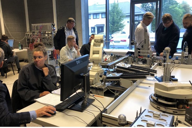 Internationale Gruppenarbeit an der an der Rēzekne Academy of Technology (Foto: Jade HS)